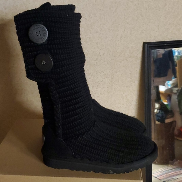 Ugg toddler cardi boot. Size 12. Black knit. - Picture 9 of 12